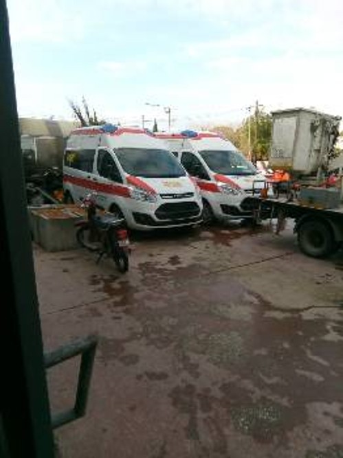 Φλεβάρης 2019: Τα ασθενοφόρα δίχως πινακίδες σαπίζουν στο γκαράζ του δήμου Αμαρουσίου