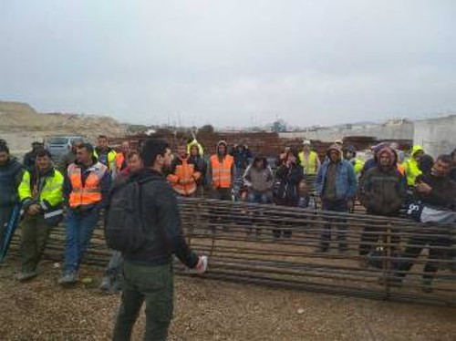 Από τη χτεσινή συνέλευση στο εργοτάξιο