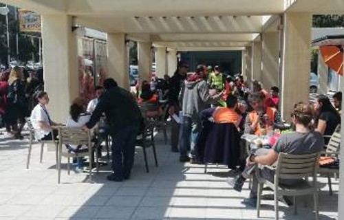 Από τη συζήτηση με εργαζόμενους στο αεροδρόμιο της Ρόδου
