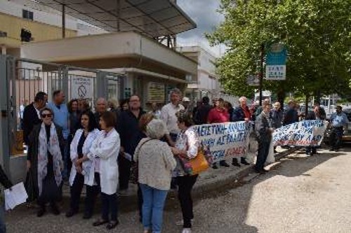 Από τη χτεσινή κινητοποίηση στο Νοσοκομείο Καρδίτσας