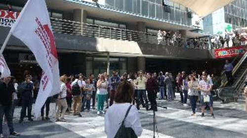 Από τις χτεσινές απεργιακές συγκεντρώσεις σε Αθήνα...