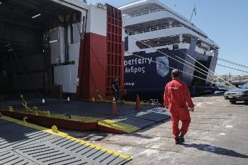 Με όπλο το ενισχυμένο αντεργατικό πλαίσιο κυβερνήσεων - ΕΕ, εντείνεται η εκμετάλλευση των ναυτεργατών