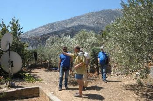 Στιγμιότυπα από την περιοδεία του κλιμακίου του ΚΚΕ