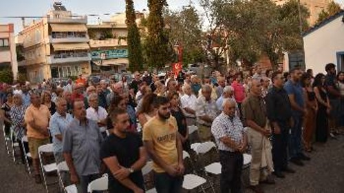 Ενός λεπτού σιγή στη μνήμη των νεκρών κρατήθηκε στις εκδηλώσεις
