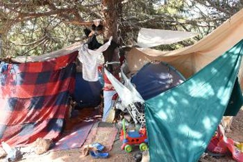 Αθλιες οι συνθήκες στις σκηνές