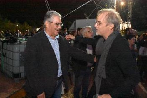 Ο Δ. Κουτσούμπας με τον Μ. Πασχαλίδη
