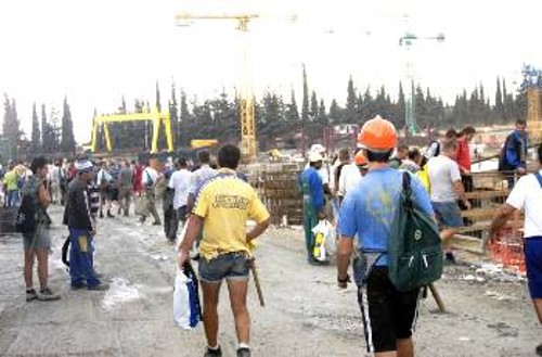 Το δρόμο της «κατάρτισης», δηλαδή της καλυμμένης ανεργίας, δείχνει στους υπό απόλυση εργάτες η κυβέρνηση