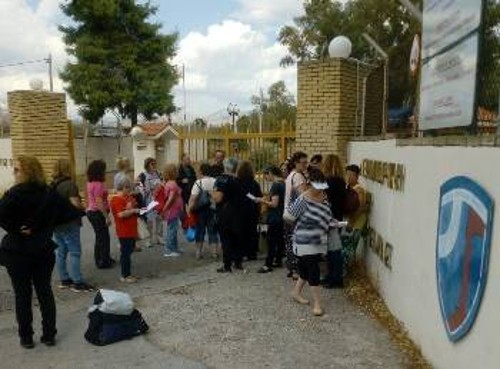 Από την κινητοποίηση για τα δεδουλευμένα των καθαριστριών στο Γενικό Νοσοκομείο Αεροπορίας