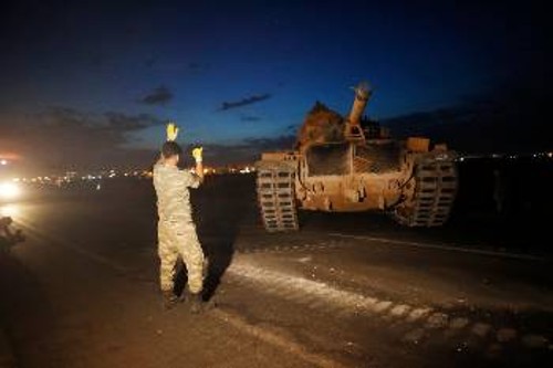Ετοιμα για νέα «δράση» εμφανίζονται τα τουρκικά στρατεύματα στα σύνορα με τη Συρία...