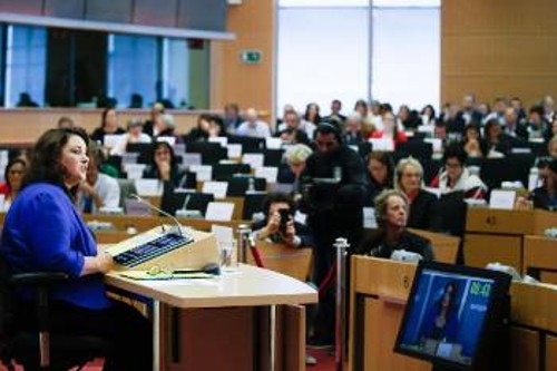 Η νέα επίτροπος στη διαδικασία της ακρόασης