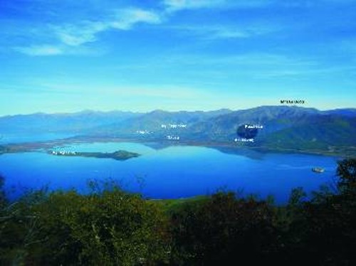 Σε κύκλο το χωριό Καλλιθέα όπου και το Μουσείο