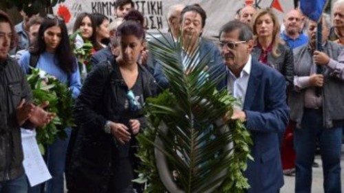 Κατάθεση στεφάνων από τη δημοτική αρχή