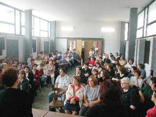 Από τη χτεσινή γενική συνέλευση των εργατριών της «Τρικολάν»