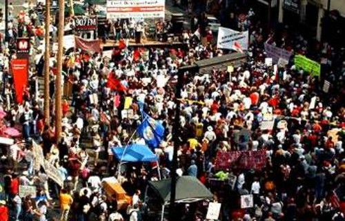 Πρόσφατη διαδήλωση στο Λος Αντζελες, ενάντια στην κατοχή στο Ιράκ
