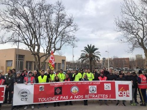 Η χτεσινή απεργιακή διαδήλωση της Μασσαλίας έγινε στο λιμάνι