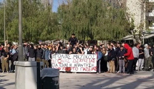 Στον Γέρακα