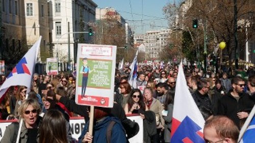 Πίσω από τις απειλές και τα προσχήματα των απαγορεύσεων κρύβεται η προσπάθεια τρομοκράτησης του λαϊκού κινήματος και περιστολής των μαζικών κινητοποιήσεων που στρέφονται ενάντια στην αντιλαϊκή πολιτική