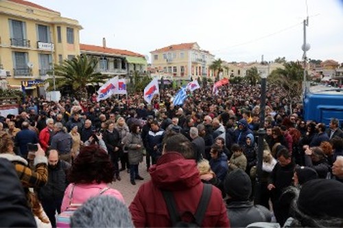Από τις μαζικές κινητοποιήσεις του λαού της Λέσβου