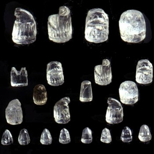 1071: Τα κομμάτια αυτά φτιαγμένα από κρύσταλλο είναι γνωστά ως σκακιστικά κομμάτια της Ουρζέλ