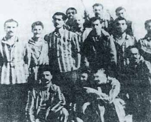 Αίγινα. Οι πρώτοι 17 που εκτελέστηκαν στη διάρκεια του Εμφυλία, στις 19/6/1947.
