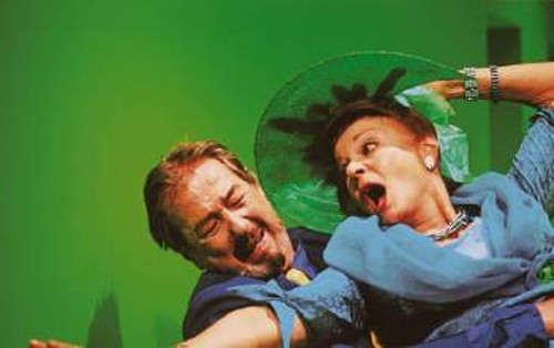 «Βικτόρ ή τα παιδιά στην εξουσία» στο «Ανοιχτό Θέατρο»