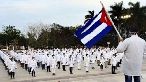 Νέα κουβανική αποστολή 217 υγειονομικών στη Νότια Αφρική