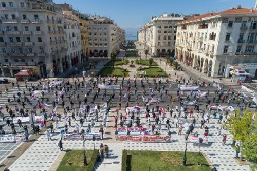 Με όλα τα μέτρα προστασίας της υγείας πραγματοποιήθηκε η συγκέντρωση και στο κέντρο της Θεσσαλονίκης