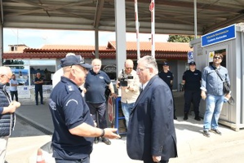 Στο Τελωνείο των Καστανιών