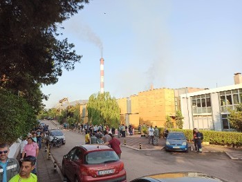 Από τη συμβολική κατάληψη στα γραφεία της διοίκησης στο εργοστάσιο της Λάρυμνας
