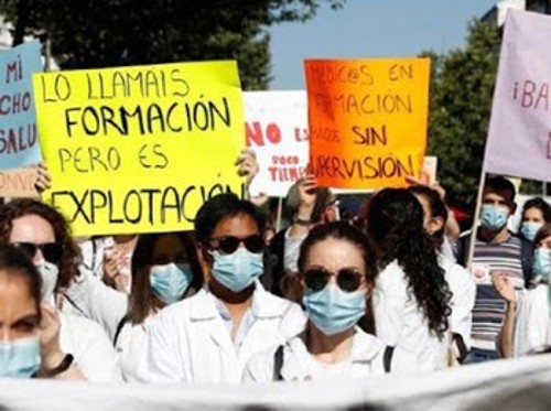 Από τη διαδήλωση των ειδικευόμενων γιατρών στη Μαδρίτη τη Δευτέρα