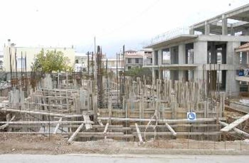 Η κυβέρνηση και ο δήμος ομολογούν το αδιέξοδο στο οποίο έχουν οδηγήσει τους κατοίκους