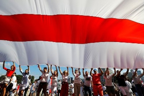 ΕΕ - ΗΠΑ - ΝΑΤΟ επιδιώκουν να αξιοποιήσουν τις διαδηλώσεις για «αλλαγή πορείας» της Λευκορωσίας