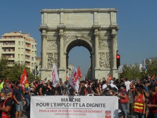 Από απεργιακή διαδήλωση στη Μασσαλία