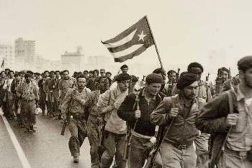 Ο επαναστατικός στρατός της Κούβας ξεκινάει για το μέτωπο στον Κόλπο των Χοίρων. Η αντεπανάσταση στον Κόλπο των Χοίρων ήταν η πρώτη ήττα του αμερικάνικου ιμπεριαλισμού στην αμερικάνικη ήπειρο