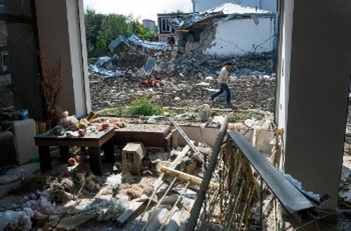 Το Στεπανακέρτ, πρωτεύουσα του Ναγκόρνο Καραμπάχ, βομβαρδίζεται καθημερινά