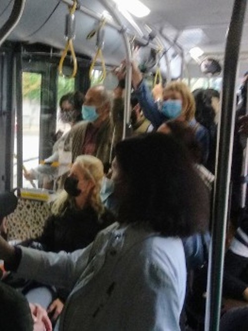 Εικόνα από λεωφορείο, 17 Νοέμβρη, στην Αθήνα