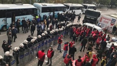 Τούρκοι μεταλλεργάτες σε κινητοποίηση κόντρα στην κρατική καταστολή