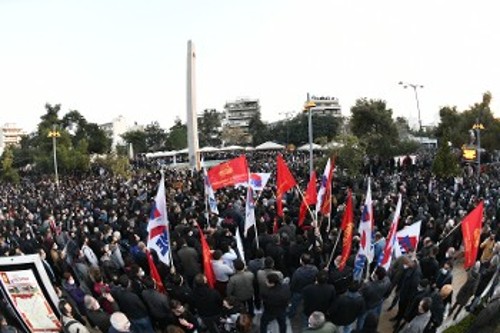 Από τη συγκέντρωση στην πλατεία της Νέας Σμύρνης