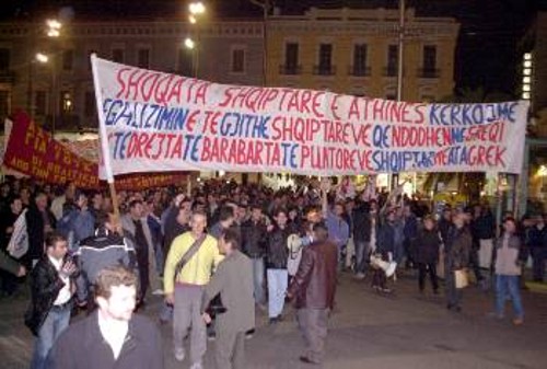 Στον αγώνα με το ΠΑΜΕ!