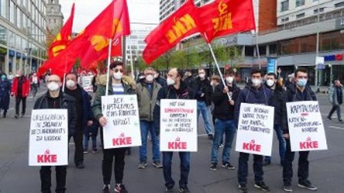 Οι δυνάμεις του ΚΚΕ στη διαδήλωση στο Βερολίνο