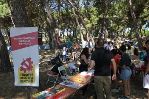 Πόλος έλξης το περίπτερο της ΚΝ Τουρκίας
