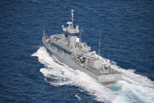 Το πλοίο «Δανιόλος» του ΠΝ που τέθηκε υπό ρωσική παρακολούθηση