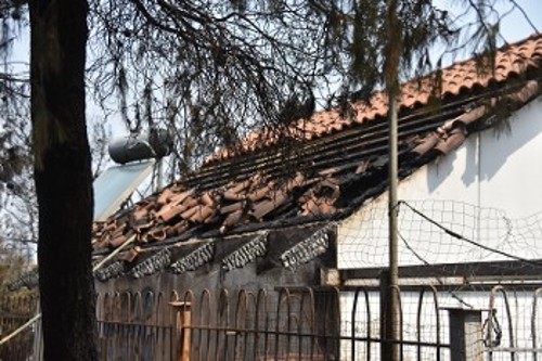 Κατεστραμμένη κατοικία στις Αδάμες. Οι ιδιοκτήτες της είχαν βιώσει την καταστροφή και στη Ζαχάρω το 2007