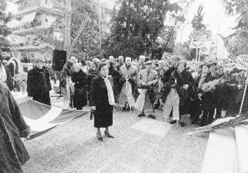 Με τη μαζική τους συμμετοχή τίμησαν οι Αντιστασιακοί και οι φίλοι της Αντίστασης το Μπλόκο της Καλογρέζας