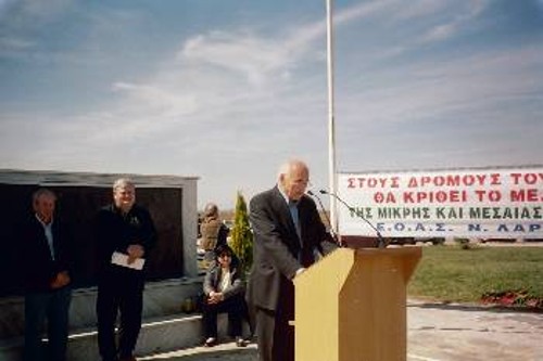 Ο Γ. Πατάκης μιλώντας στη συγκέντρωση