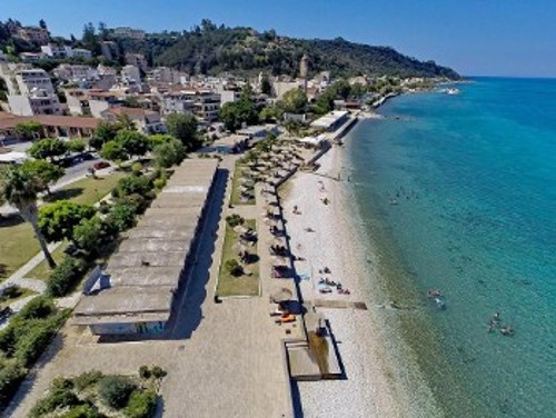 Πίσω από τη βιτρίνα των πολυτελών ξενοδοχείων κρύβεται η στυγνή εκμετάλλευση των εργαζομένων