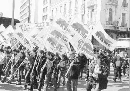 Αυτός ο κόσμος δε βολεύεται σε μια λωρίδα, κύριε Πολύδωρα...