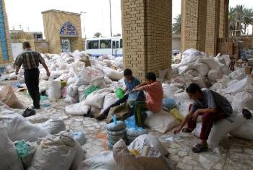 Συλλογή προμηθειών για τους πολιορκημένους της ιρακινής αντίστασης