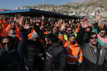 Οι εργάτες αποφασίζουν απεργιακή κλιμάκωση
