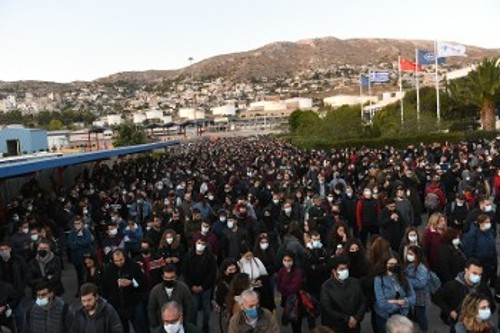 Ογκώδες παναττικό συλλαλητήριο συμπαράστασης στους απεργούς